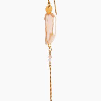 Long Baroque Pearl with Chain Earring Peach Sorbet - Gold - Stine A - Guld One Size