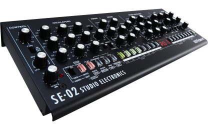 Roland Boutique SE-02 Synthesizer